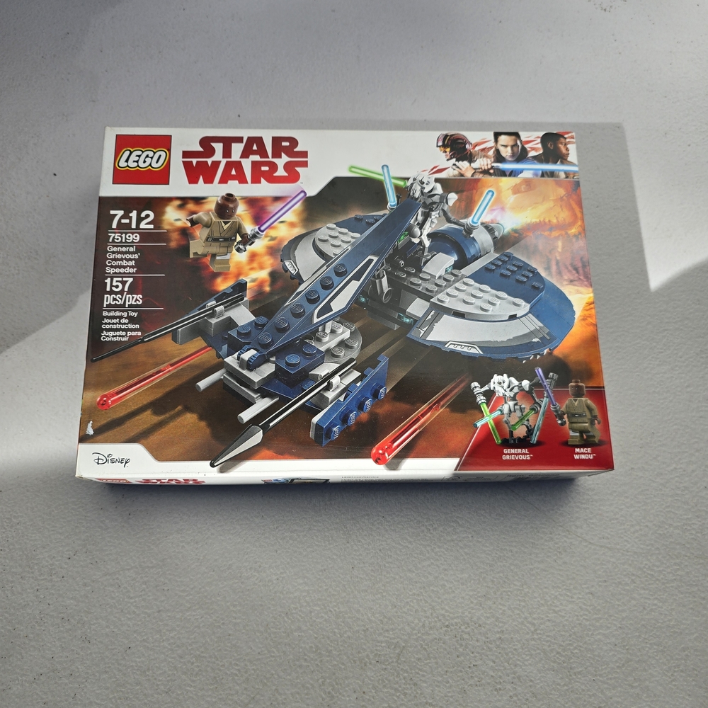 LEGO Star Wars Blue and Gray Starfighter Building Set